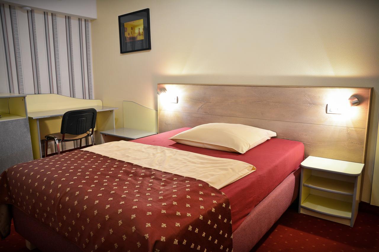 Pension Yellow Timisoara Ngoại thất bức ảnh