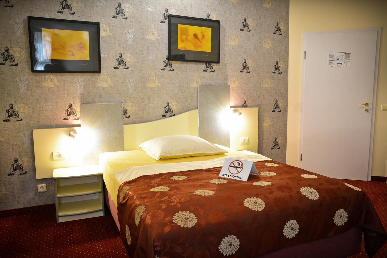 Pension Yellow Timisoara Ngoại thất bức ảnh