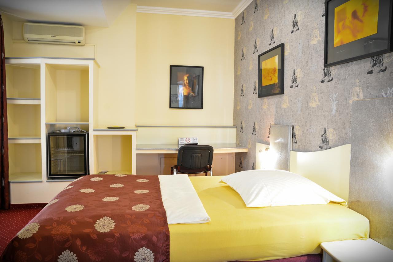 Pension Yellow Timisoara Ngoại thất bức ảnh